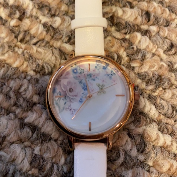 Watch - Picture 2 of 3